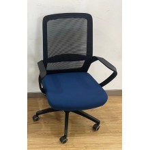Офісне крісло Iron чорне із синім Signal-k